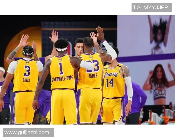 2020年湖人对阵热火总决赛第三节精彩直播回顾与分析